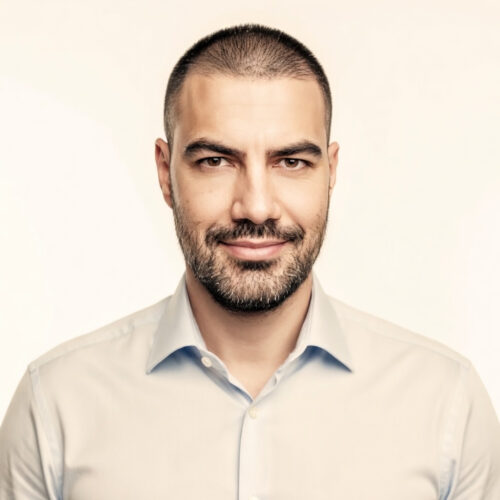 Lachezar Lazarov @ Proper Host